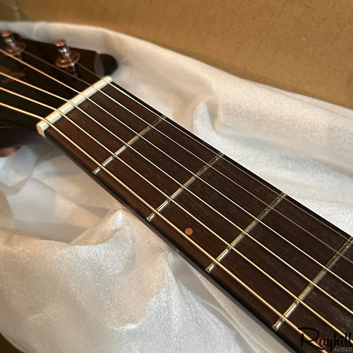 Breedlove Pursuit Exotic S Concert CE LTD Pinot Burst Acoustic-Electric Guitar B-stock