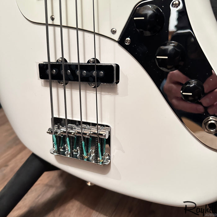 Fender Player Jazz Bass Fretless 4 String MIM Electric Bass Guitar White w/ Gig bag
