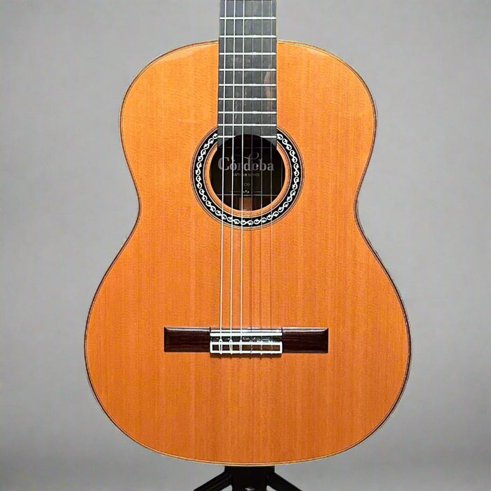 Córdoba C10 CD Nylon-String Classical Acoustic Guitar w/ Case - Natural
