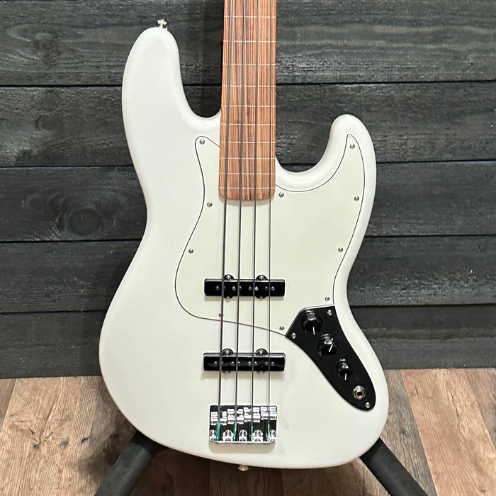 Fender Player Jazz Bass Fretless 4 String White Electric Bass Guitar