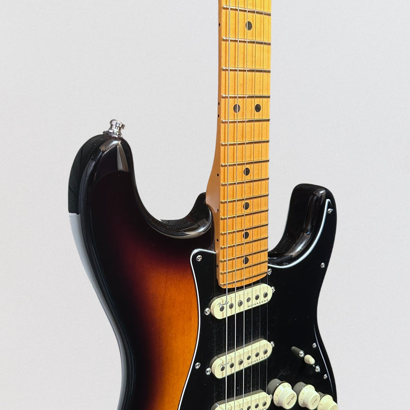 Fender American Ultra Luxe Stratocaster USA Electric Guitar - Sunburst