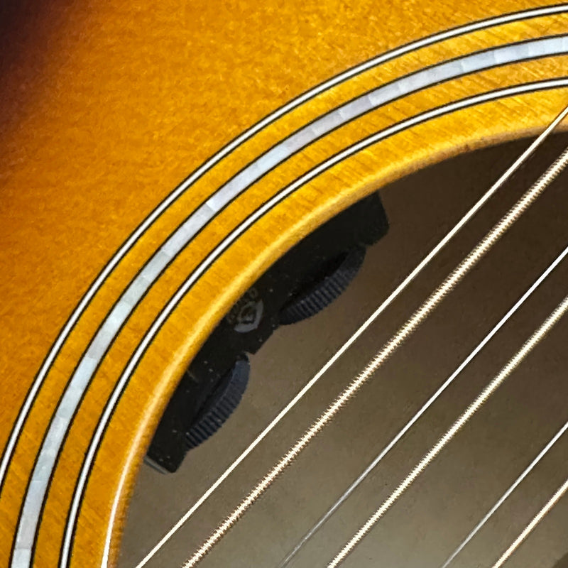 Guild F-2512E Deluxe Westerly Collection 12-String Jumbo Acoustic Electric Guitar - Antique Sunburst