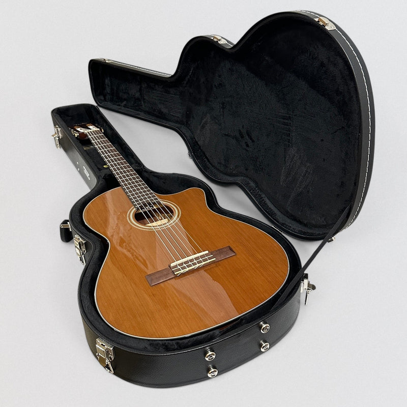 Fender CN-140SCE Thinline Concert Nylon String Acoustic Guitar w/ Case - Natural