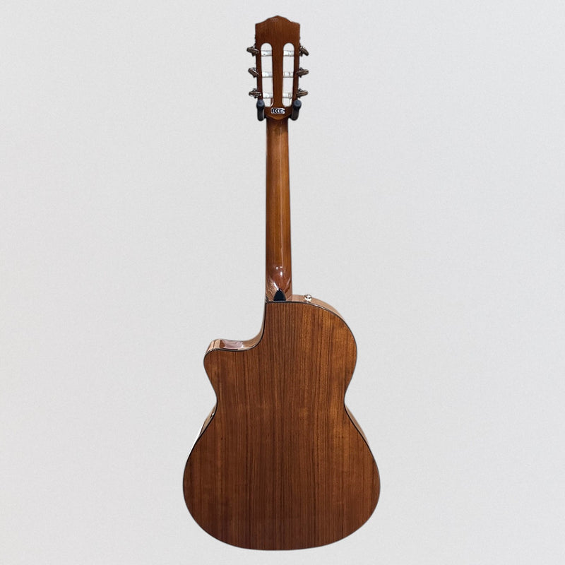 Fender CN-140SCE Thinline Concert Nylon String Acoustic Guitar w/ Case - Natural