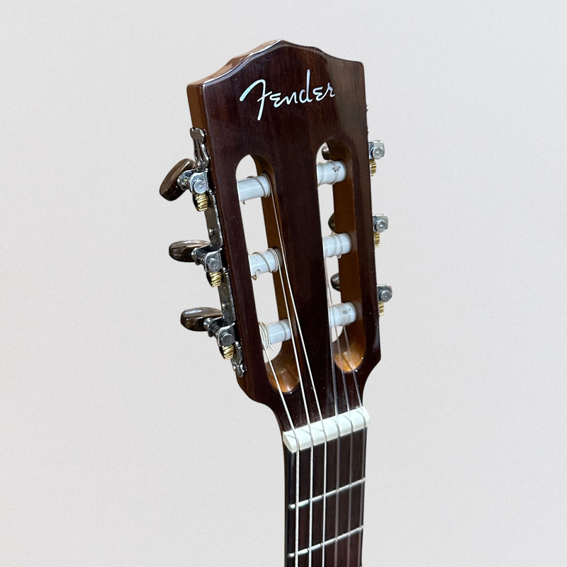 Fender CN-140SCE Thinline Concert Nylon String Acoustic Guitar w/ Case - Natural