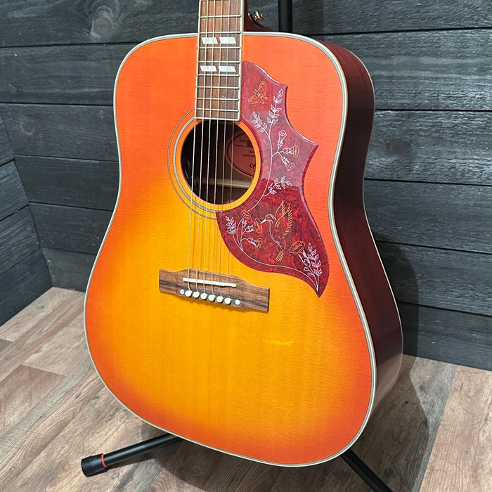 Epiphone Hummingbird Acoustic-Electric Guitar w/ Case - Aged Cherry Sunburst