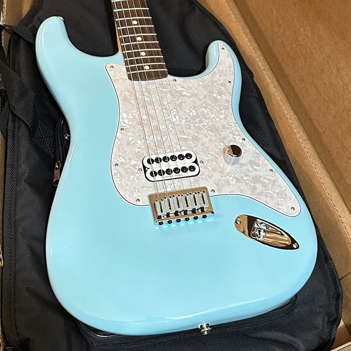 Fender Tom DeLonge Stratocaster MIM Electric Guitar Daphne Blue