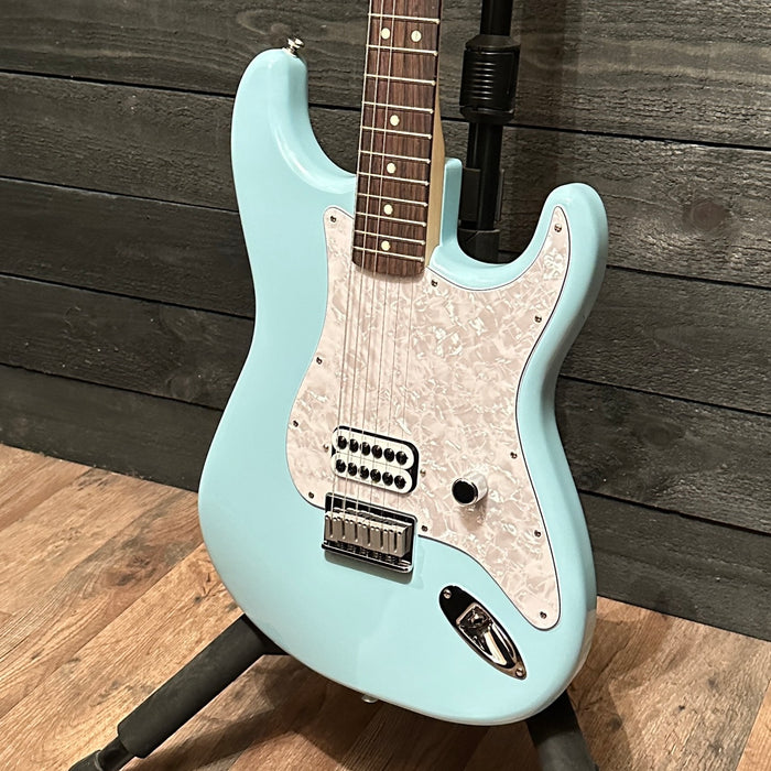 Fender Tom DeLonge Stratocaster MIM Electric Guitar Daphne Blue