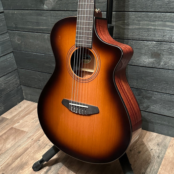 Breedlove Solo Pro Nylon String Acoustic Electric Guitar w/Case
