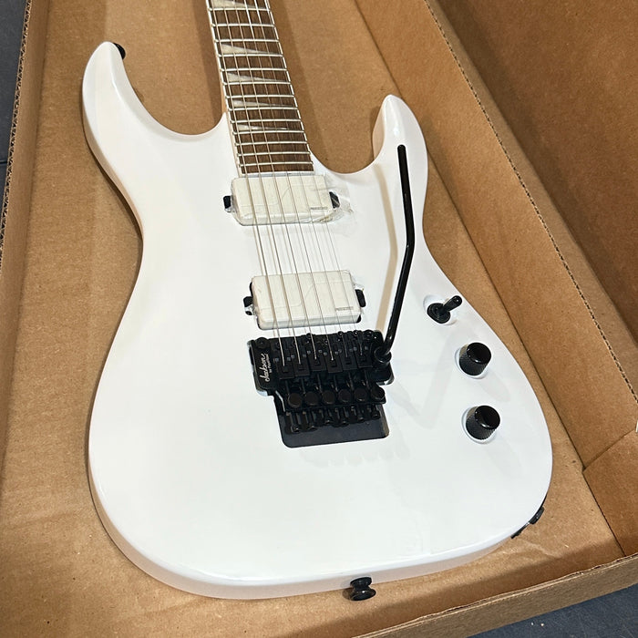Jackson DK DKAR-M EXTR Fishman Fluence Electric Guitar - White