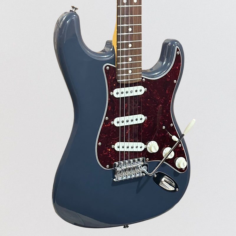 Fender American Professional Classic Stratocaster Rosewood Fingerboard Electric Guitar Faded Black