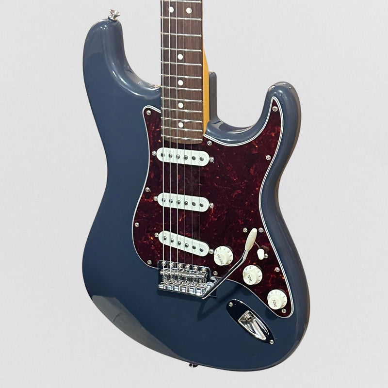 Fender American Professional Classic Stratocaster Rosewood Fingerboard Electric Guitar Faded Black
