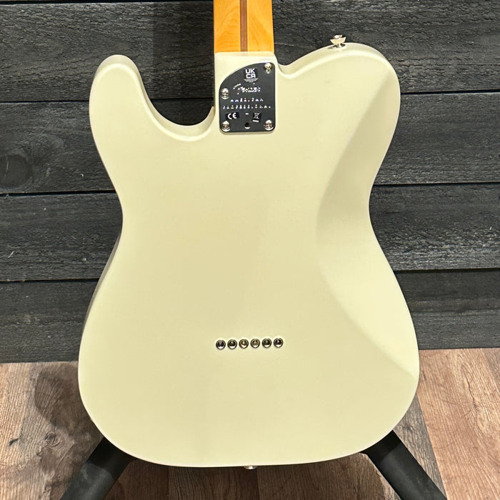 Fender American Professional II Telecaster Deluxe Electric Guitar - White