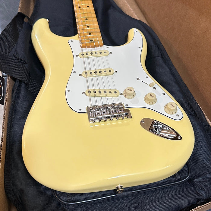 Fender Vintera II '70s Stratocaster Electric Guitar - Vintage White