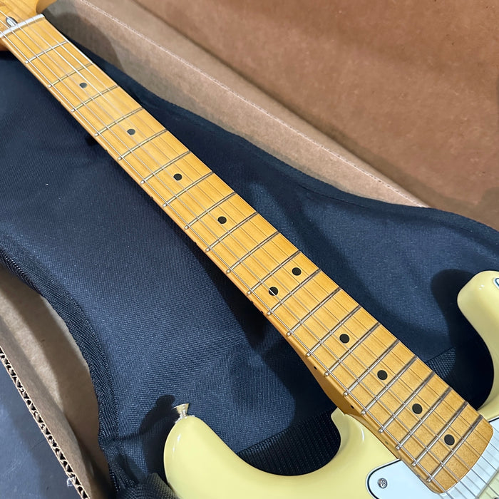 Fender Vintera II '70s Stratocaster Electric Guitar - Vintage White