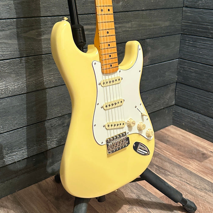 Fender Vintera II '70s Stratocaster Electric Guitar - Vintage White