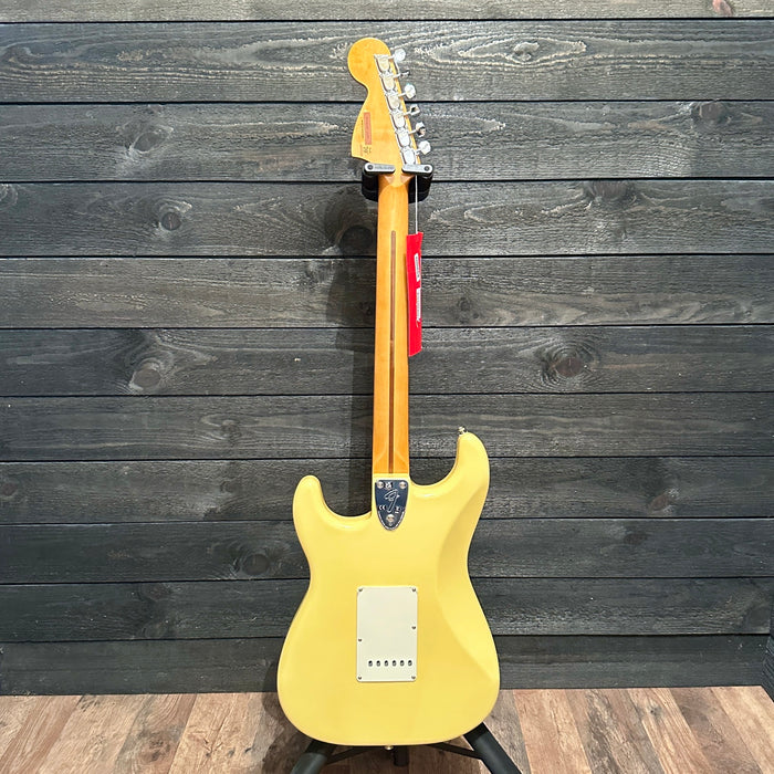 Fender Vintera II '70s Stratocaster Electric Guitar - Vintage White