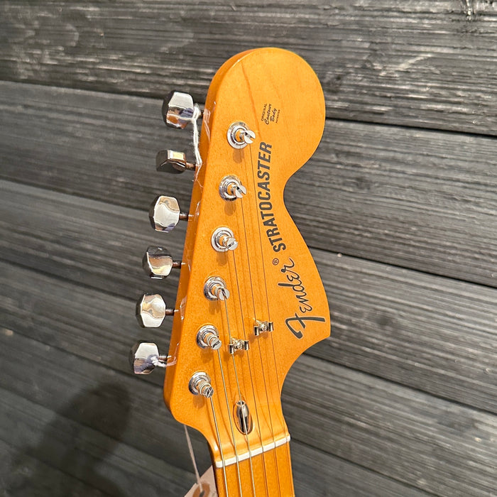 Fender Vintera II '70s Stratocaster Electric Guitar - Vintage White