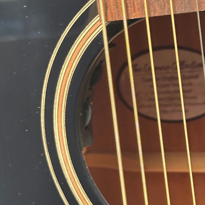 Breedlove Organic Collection Signature Concert Cutaway CE Acoustic-Electric Guitar - Black