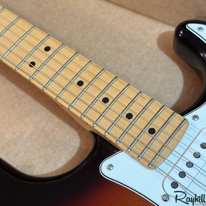 Fender Player Series Stratocaster Maple Fingerboard MIM Electric Guitar Sunburst