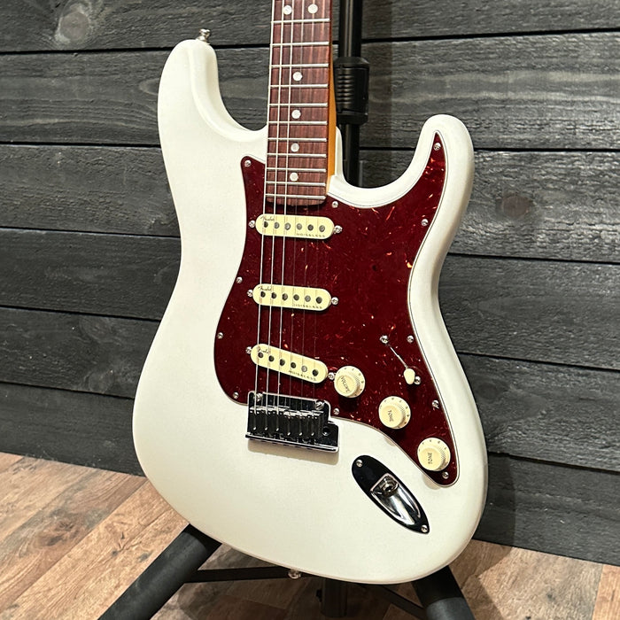 Fender American Ultra Stratocaster USA Electric Guitar - Arctic Pearl