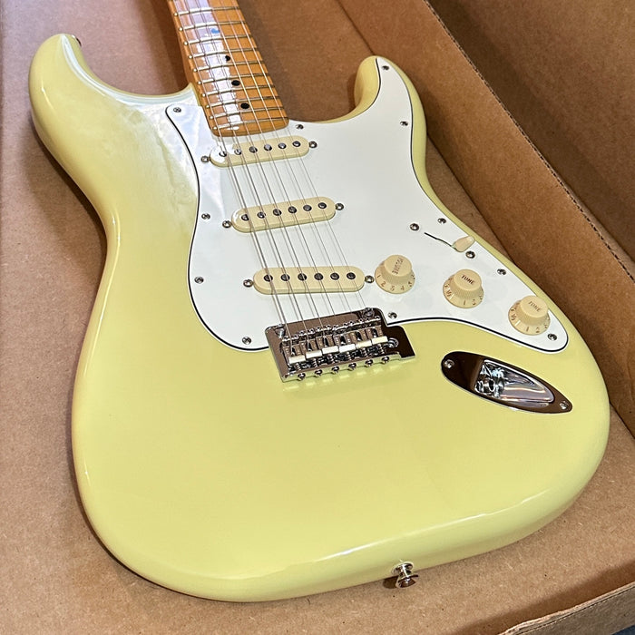 Fender Player II Stratocaster Electric Guitar - Hialeah Yellow