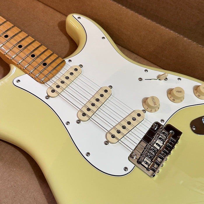 Fender Player II Stratocaster Electric Guitar - Hialeah Yellow