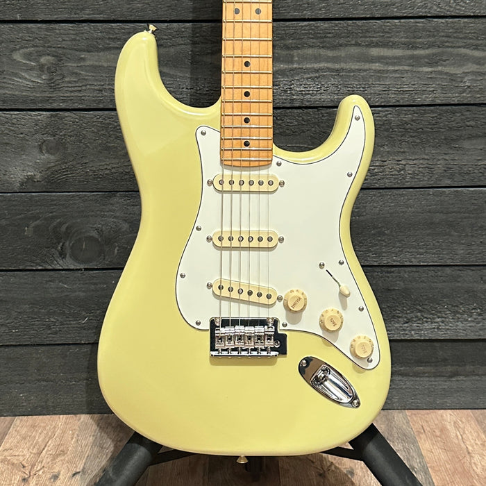 Fender Player II Stratocaster Electric Guitar - Hialeah Yellow