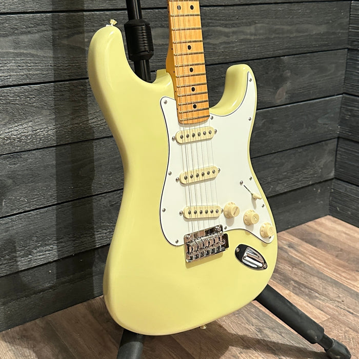 Fender Player II Stratocaster Electric Guitar - Hialeah Yellow