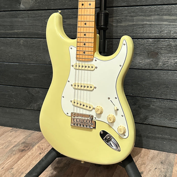 Fender Player II Stratocaster Electric Guitar - Hialeah Yellow