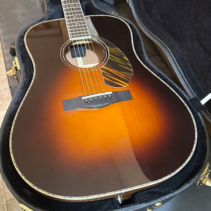 Fender PD-220E Dreadnought Acoustic Electric Guitar w/ Case - Sunburst