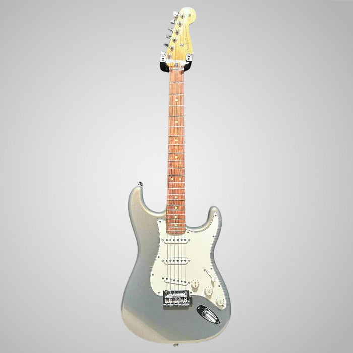 Fender Player Stratocaster Electric Guitar 2022 - Silver