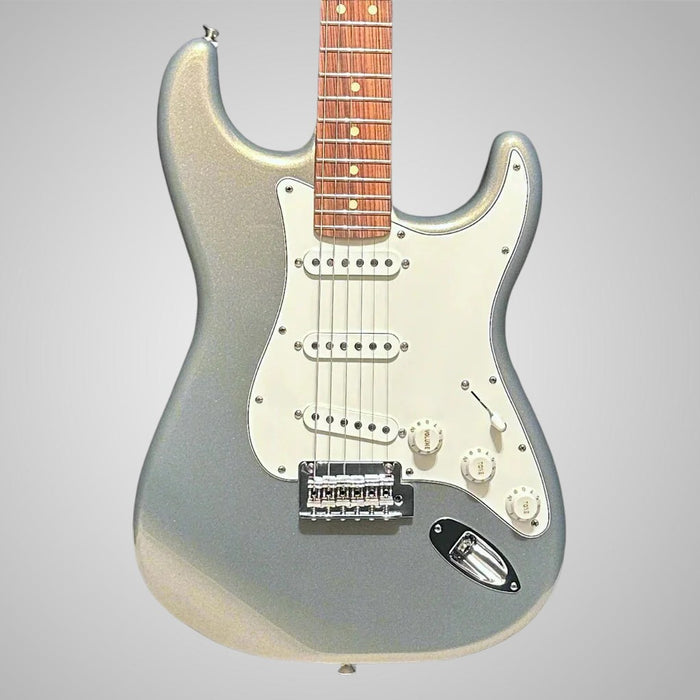 Fender Player Stratocaster Electric Guitar 2022 - Silver