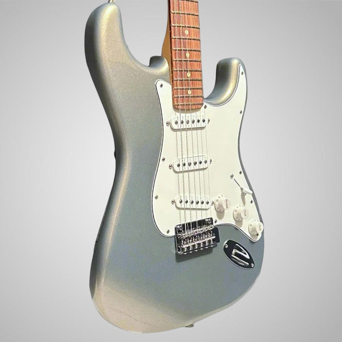 Fender Player Stratocaster Electric Guitar 2022 - Silver