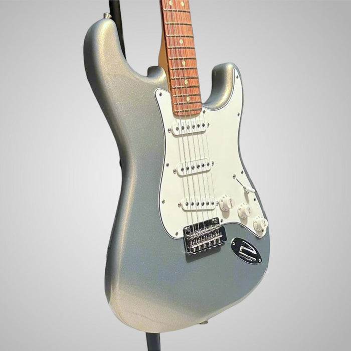 Fender Player Stratocaster Electric Guitar 2022 - Silver