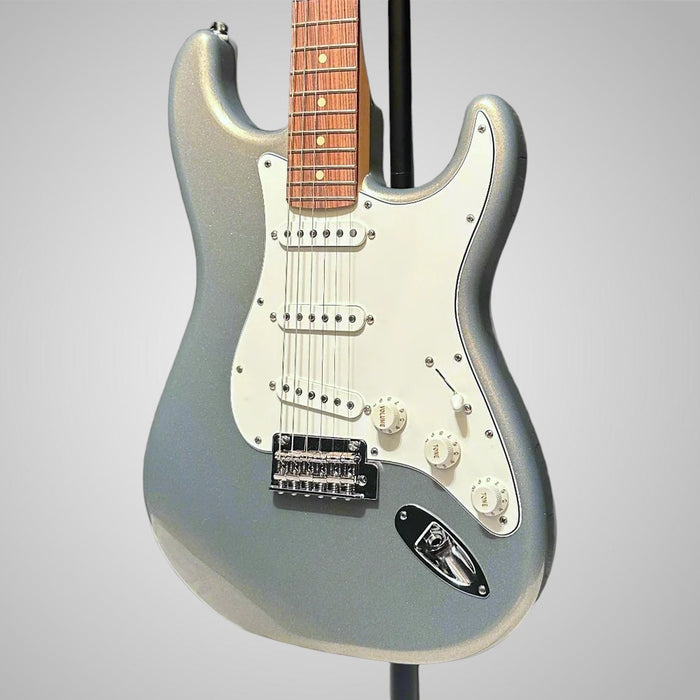 Fender Player Stratocaster Electric Guitar 2022 - Silver