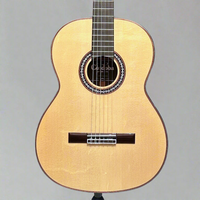 Córdoba C10 Crossover Nylon String Acoustic Guitar w/ Case - Natural